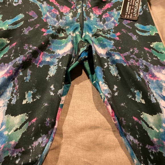 5 brand new pairs of Active Fit Leggings size XL.Retail price $300.00. $60 each - Picture 6 of 10